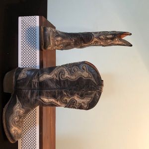 Innovacion cowboy boots snake skin insets .